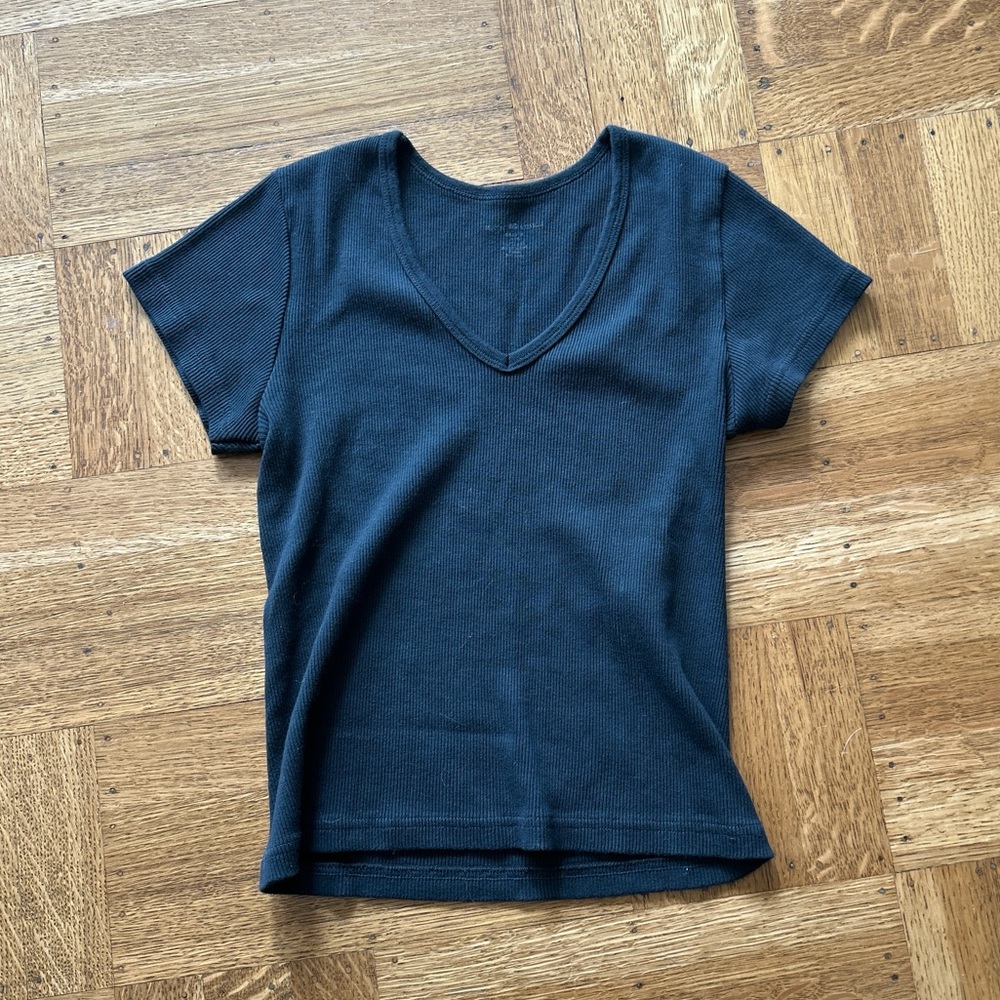 Ashlyn V Neck Top - black